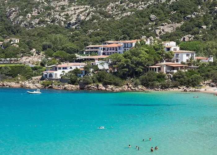 Resort e hotel con parchi acquatici a Baja Sardinia