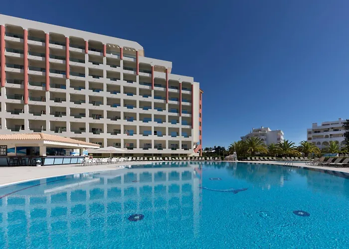 Resorts e hotéis com parques aquáticos em Armação de Pêra
