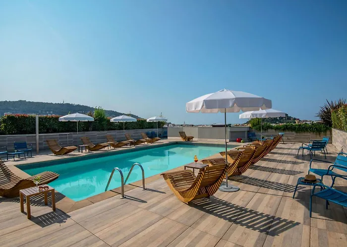 Resorts y Hoteles con Parques acuáticos en Niza