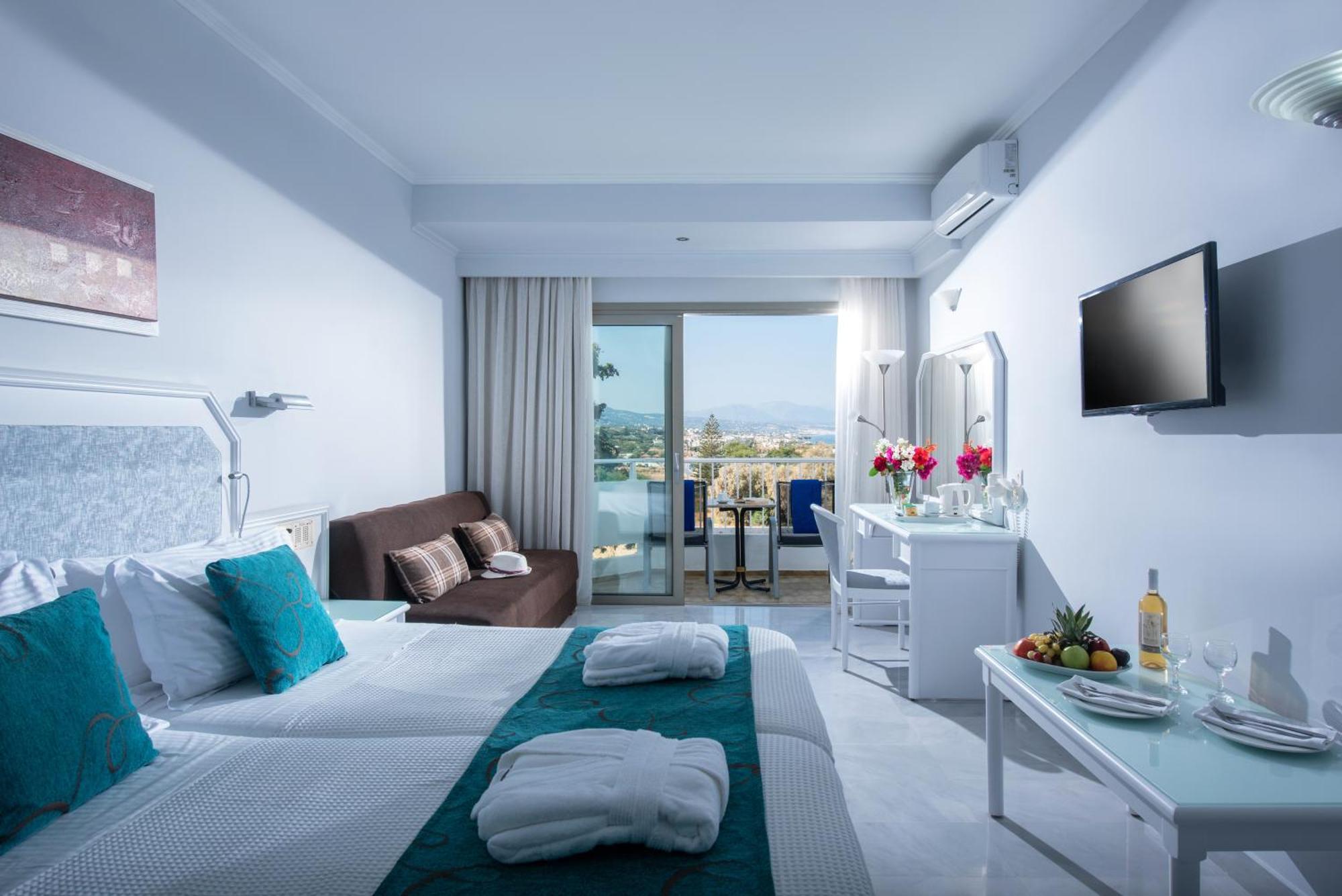 Deluxe Double Room with Sea View and Hot Tub