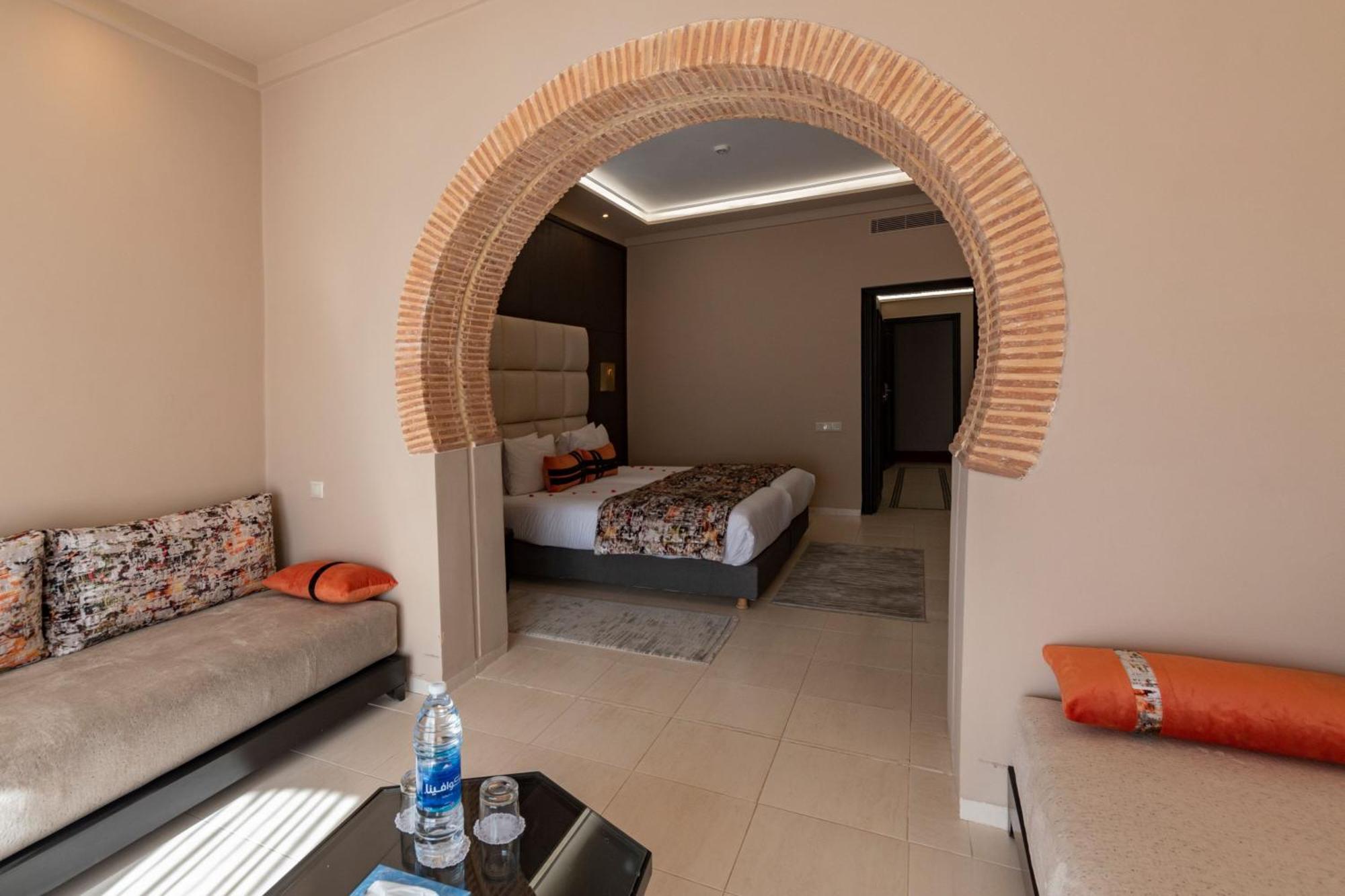 Grand Deluxe Queen Room with Sofa Bed