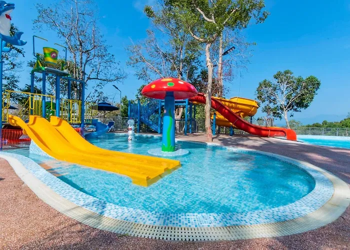 Pantai Cenang (Langkawi) Resorts and Hotels with Waterparks