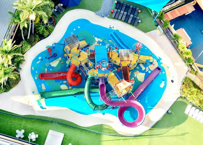 Best Gold Coast Hotels For Families With Waterpark