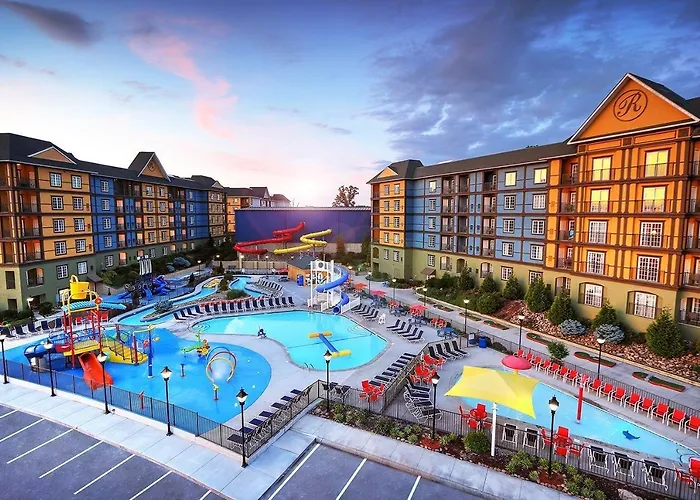 Sevierville Resorts and Hotels with Waterparks