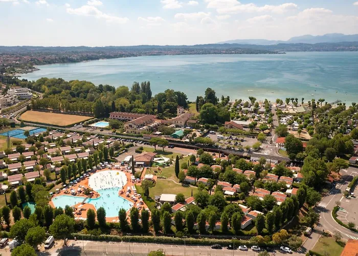 Desenzano del Garda Resorts and Hotels with Waterparks